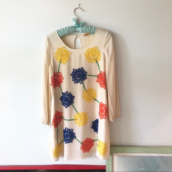 Alice + Olivia Dresses & Skirts - Alice + Olivia Flower Appliqué Long Sleeve Dress